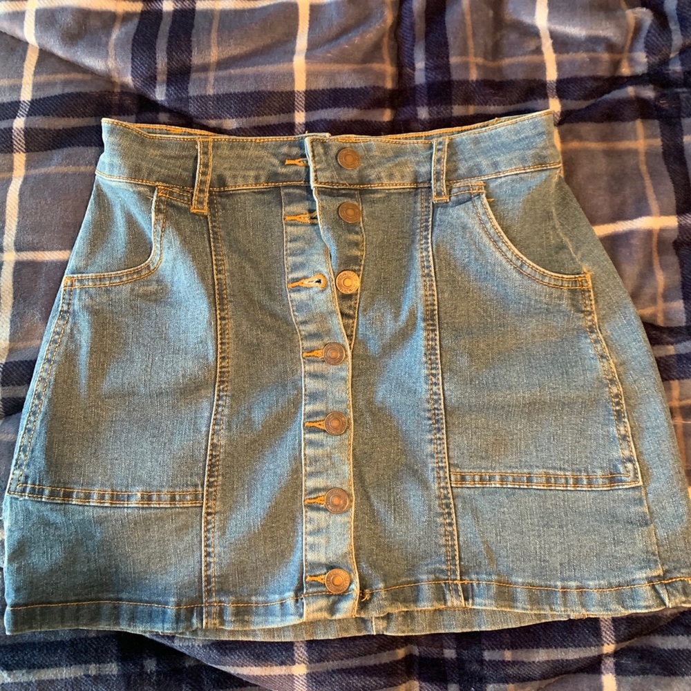 tillys skirt